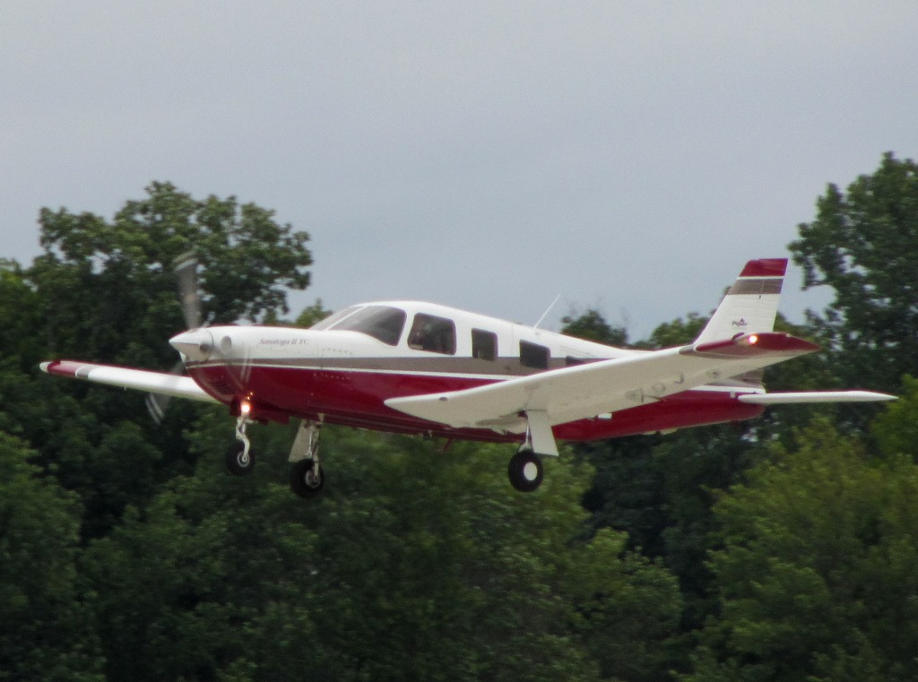 Piper Saratoga on final approach
